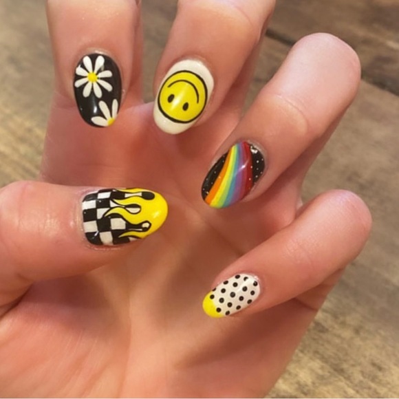 STYLE ME - JADAโ S CLOSET - Picture 11 of 16